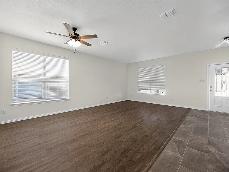 1521 Stanford Dr — Photo 14