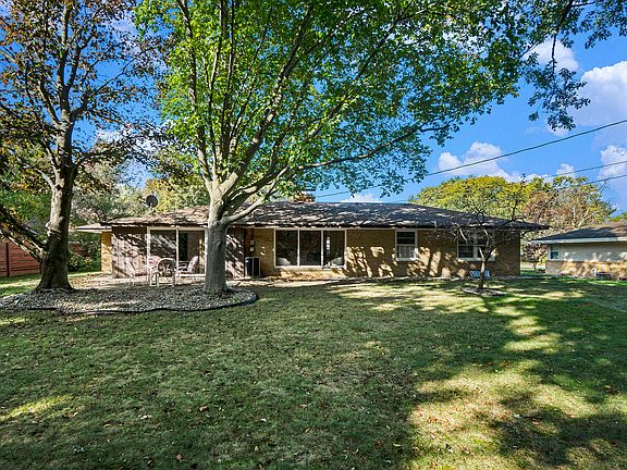 5th image of 667 Concord Dr