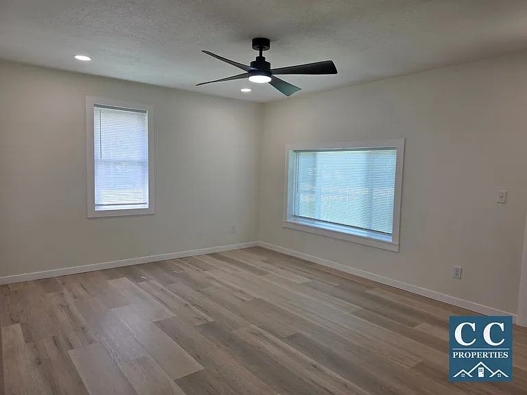 1810 Walnut St — Photo 4