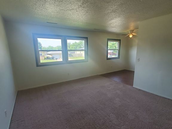 2nd image of 604 W 63rd St APT 4