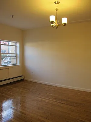 Rented by Aidonis Realty | media 15