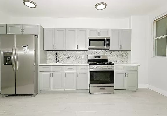 5th image of 1317 Teller Ave #A