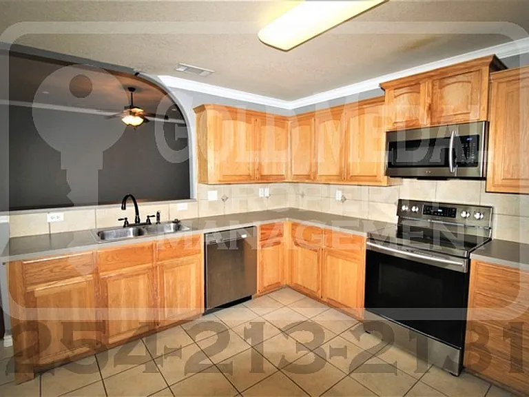 401 Hedy Dr — Photo 8