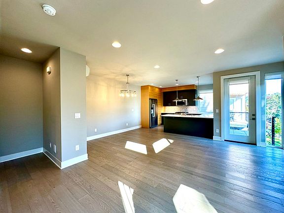 4th image of 212 4th Ave #1