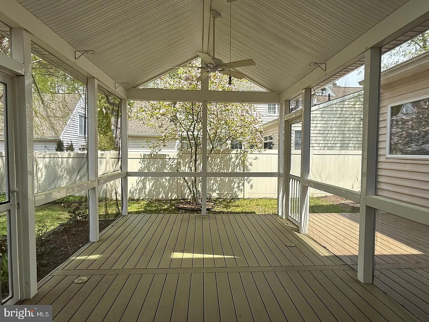 3 bed, 2.5 bath, 1806 sqft, $2,850 — Photo 2