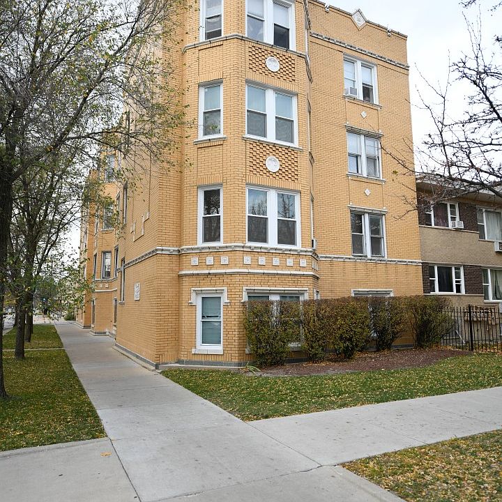 1st image of 2742 W Granville Ave #3