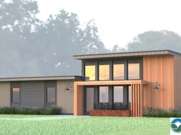 141 Natures Dr, Tobyhanna, PA 18466