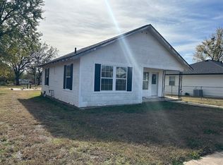 410 E 2nd St, Stroud, OK 74079