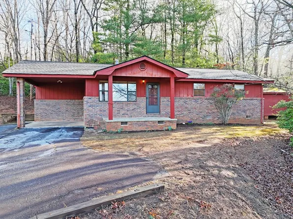 1316 Bugscuffle Rd, Hiawassee, GA 30546
