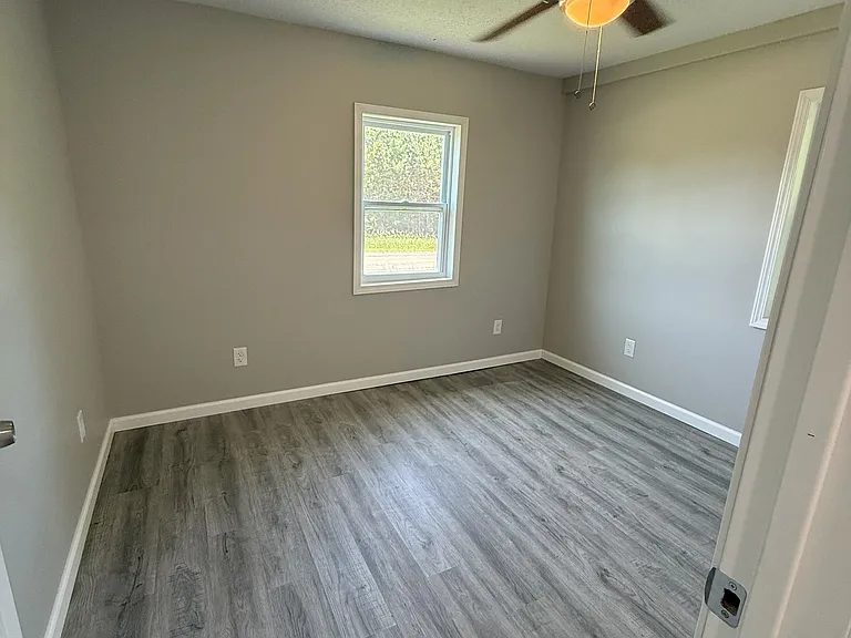 148 W Old State Rd — Photo 11
