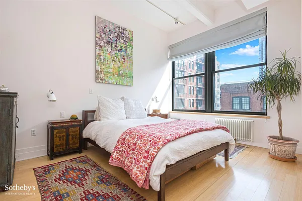 Sold by Sotheby's International Realty | media 6