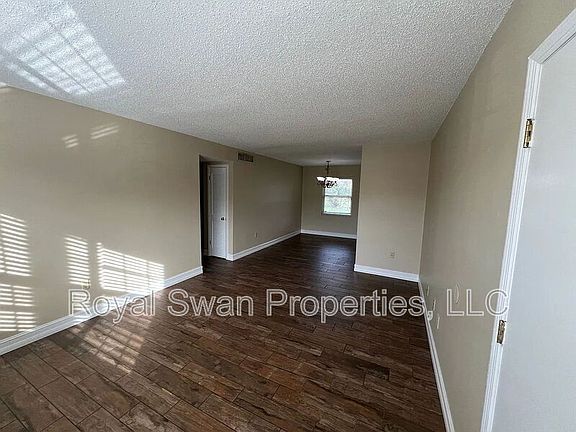4th image of 1920 E Edgewood Dr APT N5