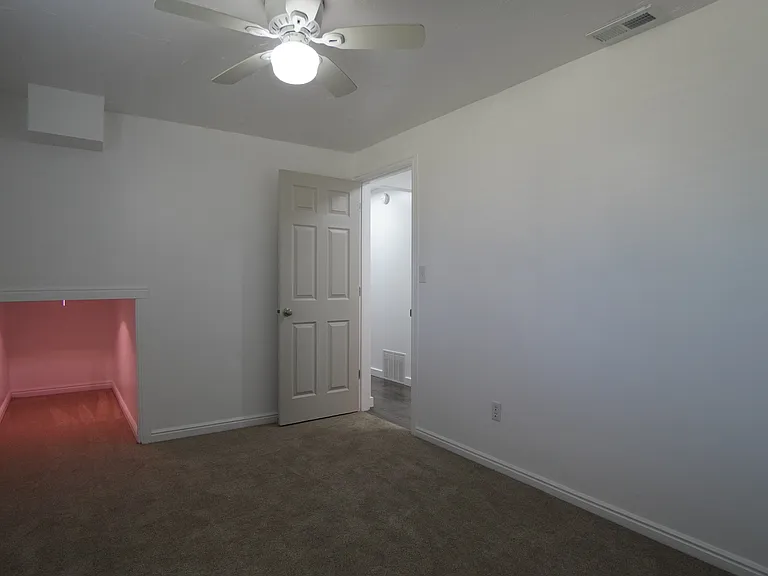 473 W 2500 S — Photo 23