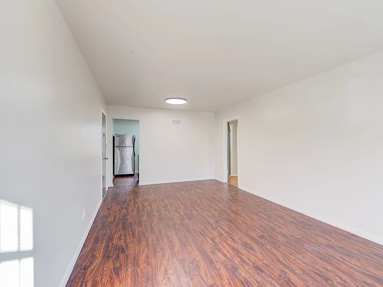 (483) 5830-44 Bermuda Rd — Photo 6