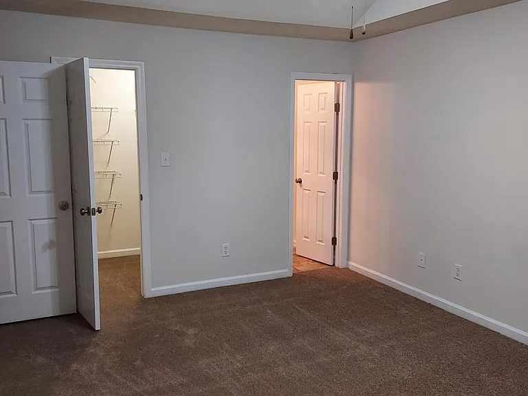 665 Brook Trl — Photo 8