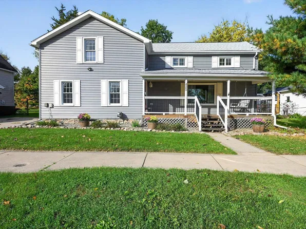 425 Pleasant St, Portland, MI 48875