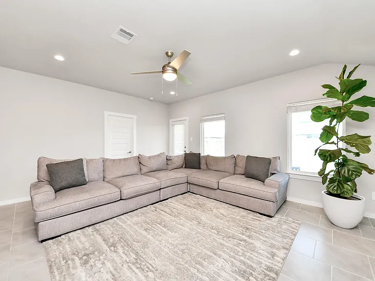 3306 Dagostino Creek Dr — Photo 27