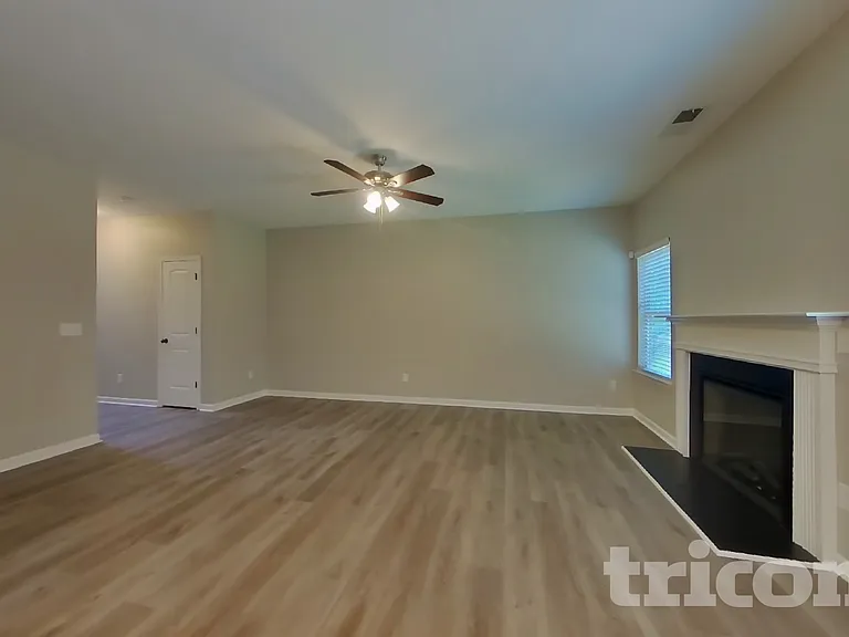 203 Magnaview Dr — Photo 2