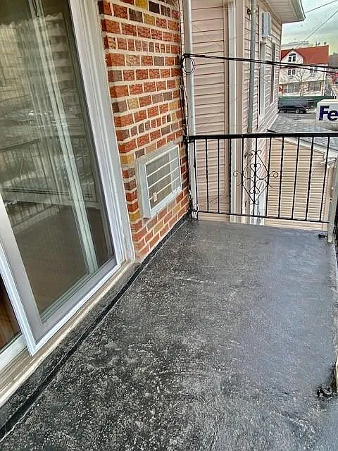 3 bed, 1.5 bath, 1386 sqft, $2,500 — Photo 4