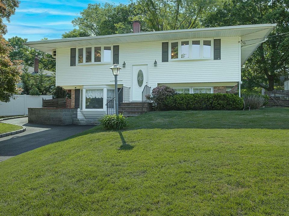 1st image of 18 Bobcat Lane