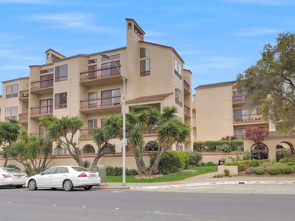 1st image of 10 9th Ave APT 302