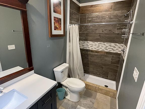 4th image of 3317 Graceland Ave #2