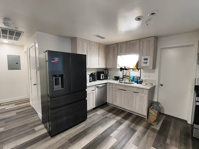 1280 W 37th Pl #D1S — Photo 6