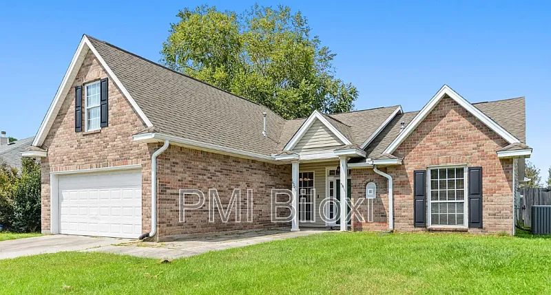 3 bed, 2.0 bath, 1766 sqft, $1,700 — Photo 2