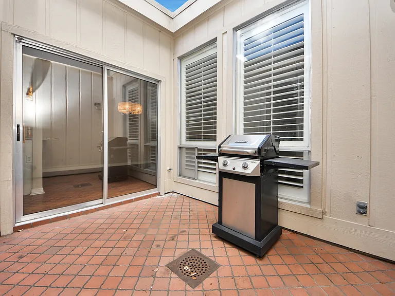 Sun room area