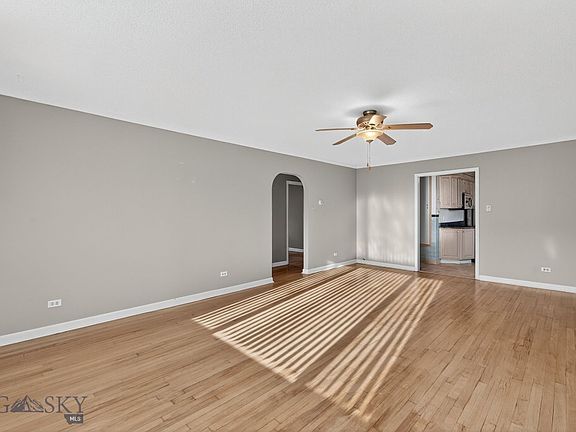 5th image of 120 Balsam St