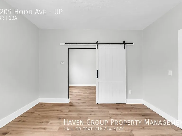 2209 Hood Ave #UP — Photo 2
