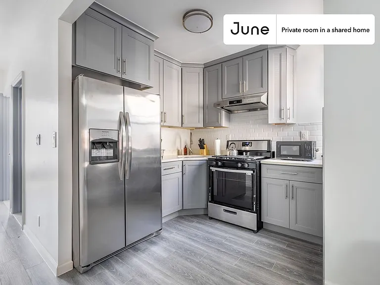 2572 Steinway St #C — Photo 5