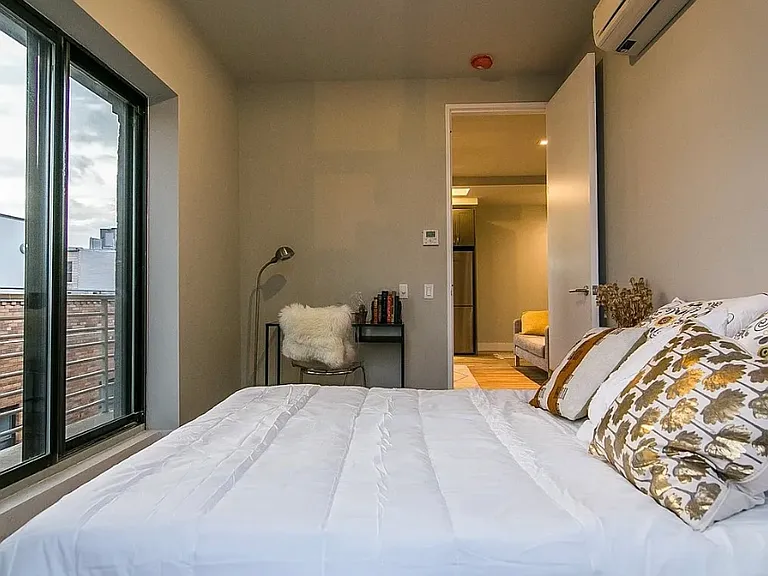 179 Leonard St #3 — Photo 6