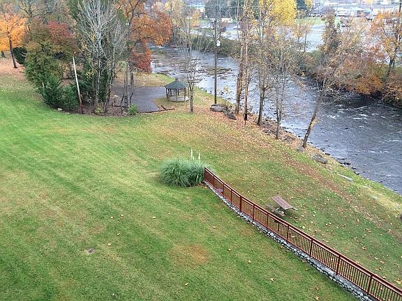 5th image of 212 Dollywood Ln #323