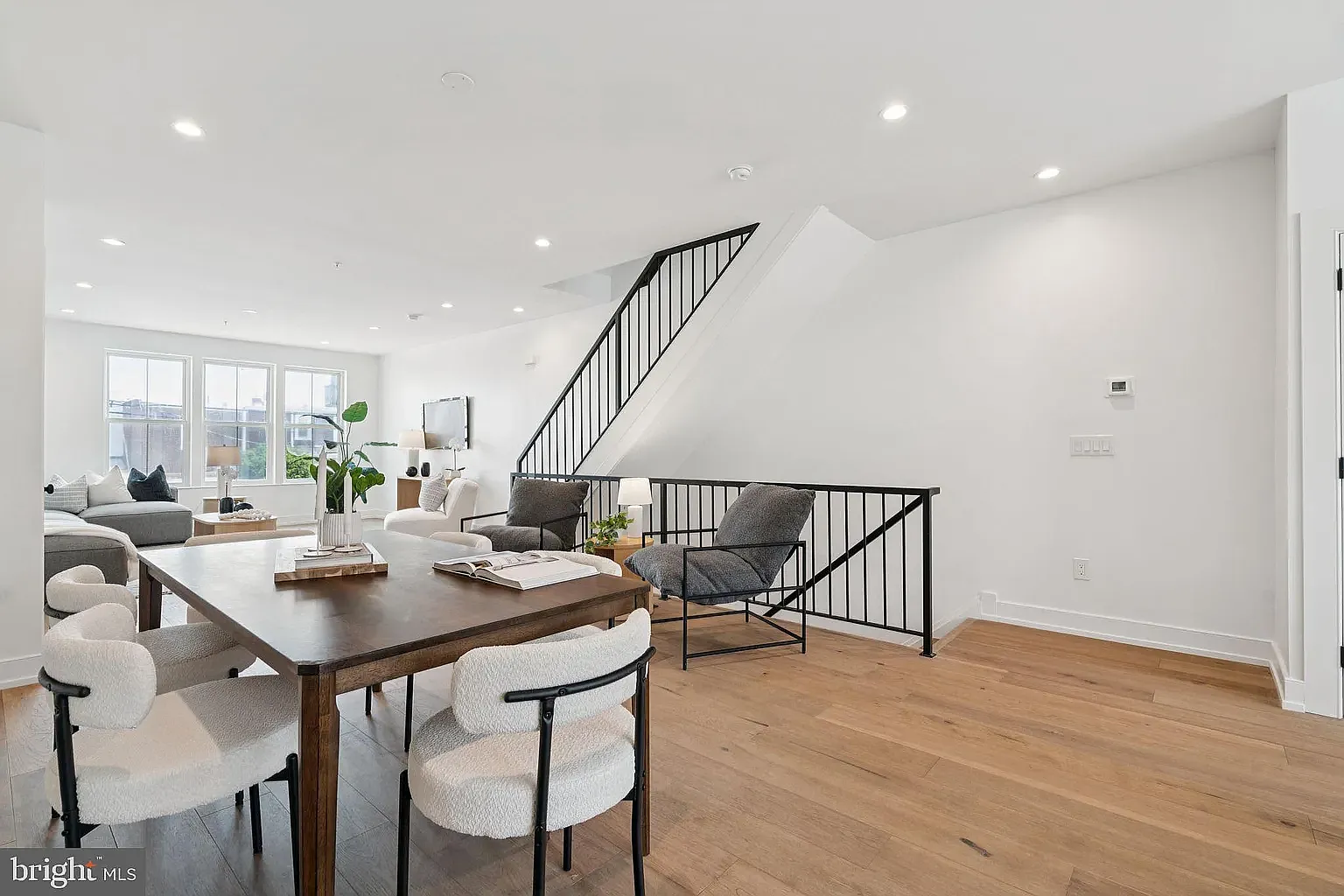 3 bed, 2750 sqft, $3,500 — Photo 4