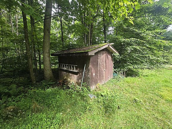 5th image of 153 Kimmel Ln