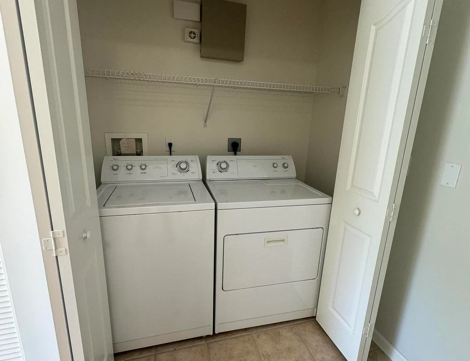 2 bed, 2.0 bath, 1281 sqft, $2,850 — Photo 4