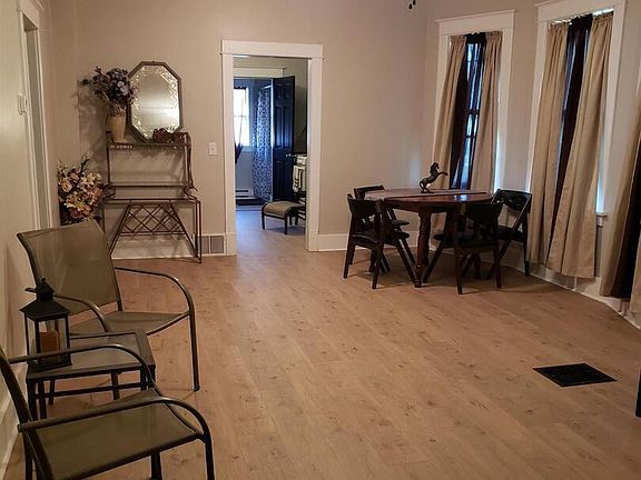 4th image of 212 44th St