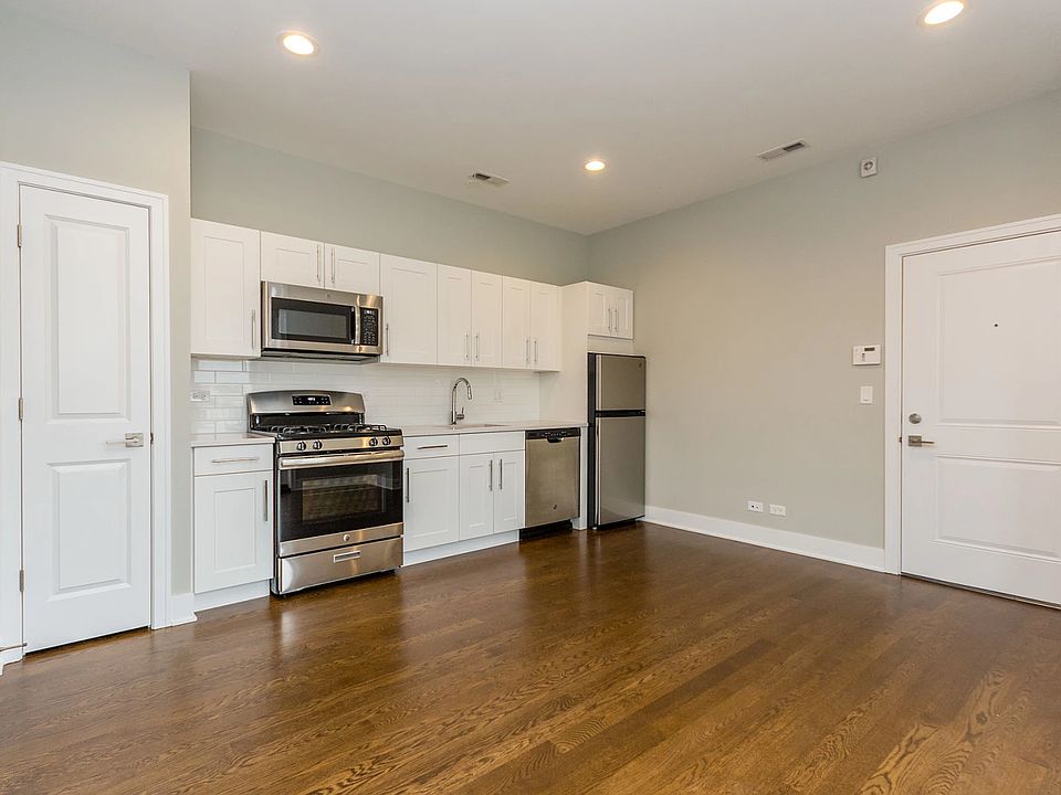 1st image of 1911 W Irving Park Rd #306