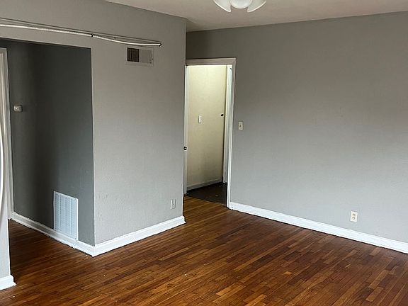2nd image of 536-542 Gladstone Blvd #8