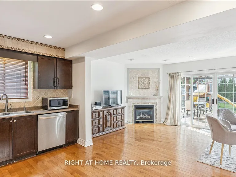 223 Grey Fox Dr — Photo 6