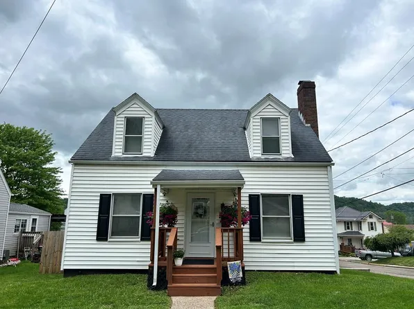 854 5th St, New Martinsville, WV 26155