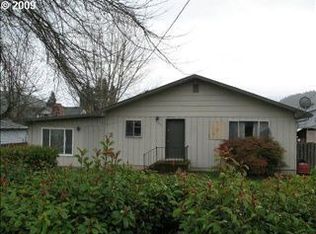 423 E 4th Ave, Riddle, OR 97469