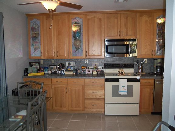 4th image of 473 Thornbury Court #D