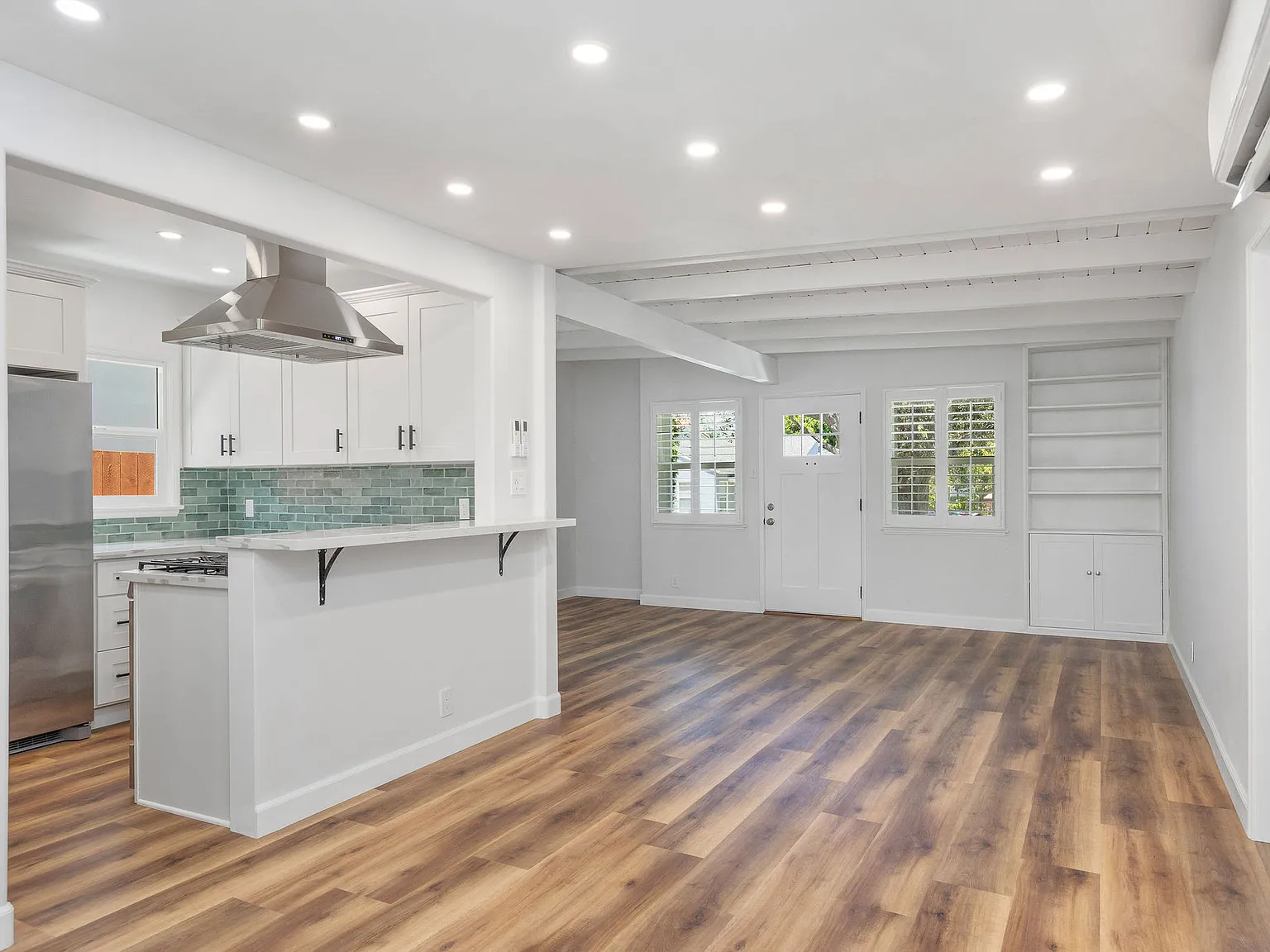 3 bed, $6,250 — Photo 3