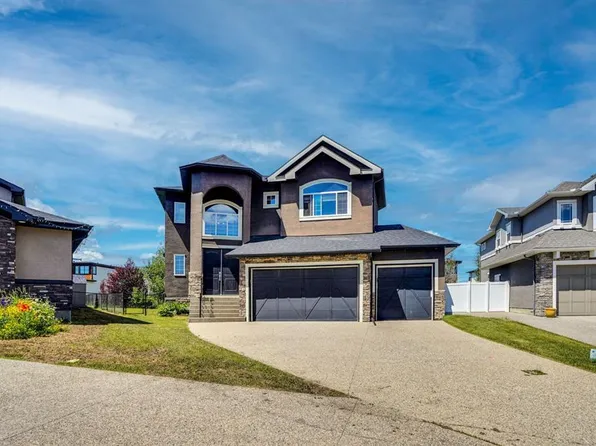 113 E Kinniburgh Bay, Chestermere, AB T1X 0M2