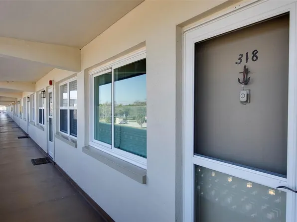 8101 11th St N APT 318, Saint Petersburg, FL 33702
