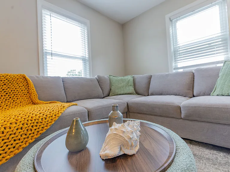 20-22 Lafayette Rd #2 — Photo 9