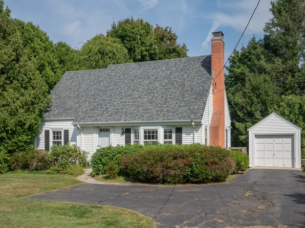 216 Ridgewood Road, West Hartford, CT 06107