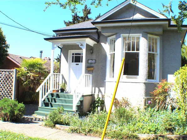 1404 Taunton St, Victoria, BC V8R 1W9